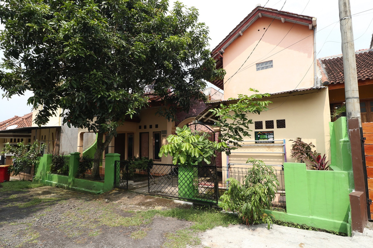 Exterior & Views 2, SPOT ON 91478 Wisma Aura Syariah, Ciamis