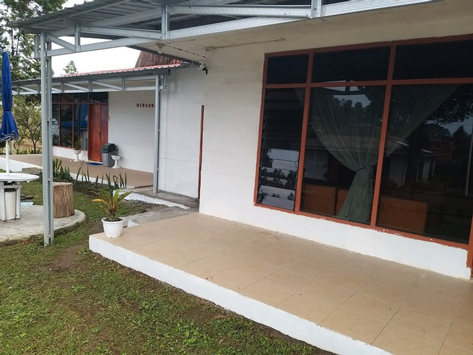 Exterior & Views 22