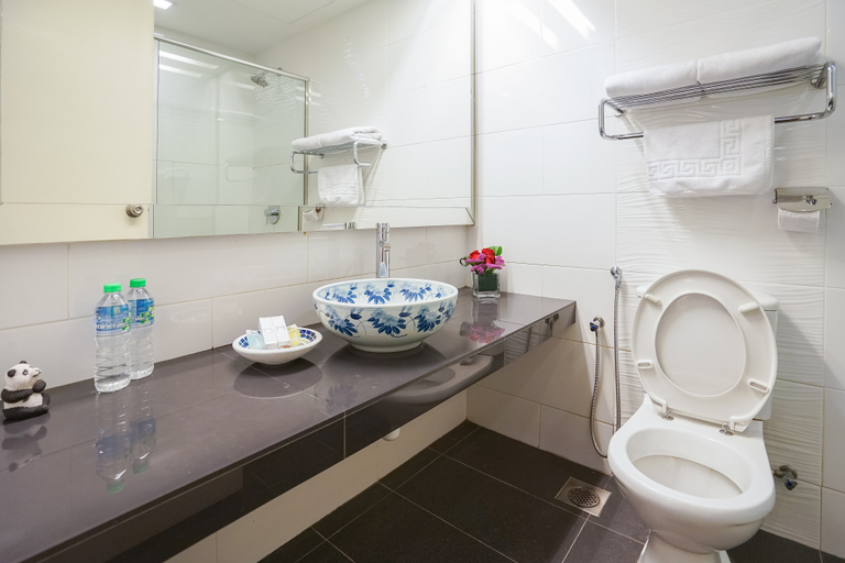 The 5 Elements Hotel - Bathroom