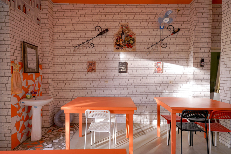 Food & Drinks 5, RedDoorz Plus @ Jalan FL Lumban Tobing Sibolga, Sibolga