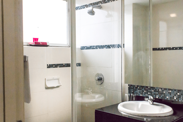 The 5 Elements Hotel - Bathroom