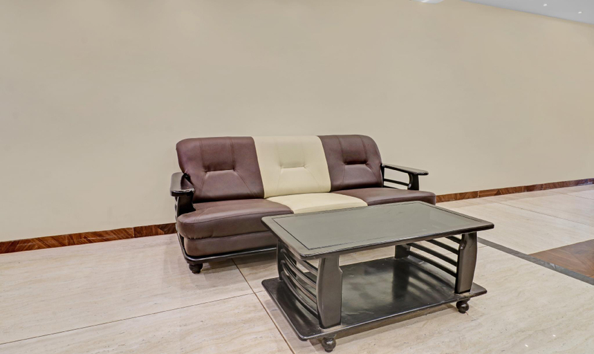 Public Area 3, Itsy Hotels G Square, Krishna