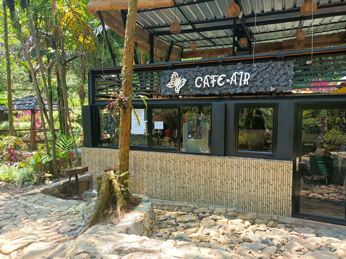Exterior & Views 2, Villa dan Cafe Air Luwihajahill, Bogor