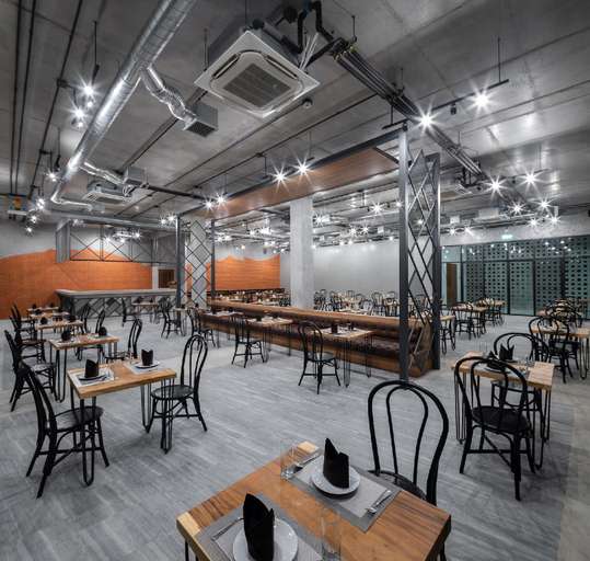 Food & Drinks 2, i Tara Private, Ban Laem