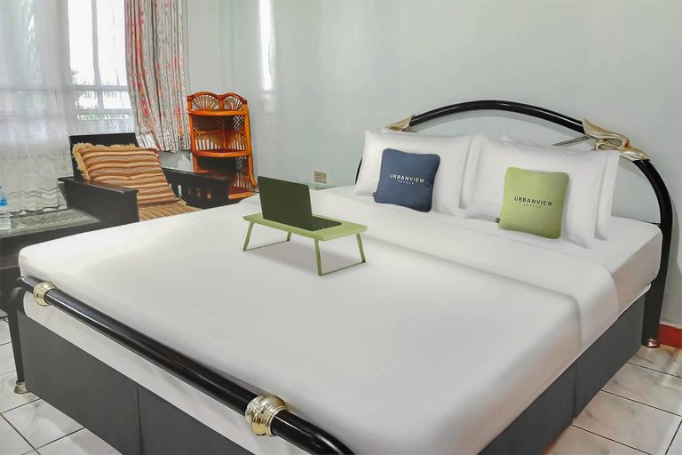 Bedroom, Urbanview Hotel Mahkota Pantai Pelabuhan Ratu by RedDoorz, Sukabumi