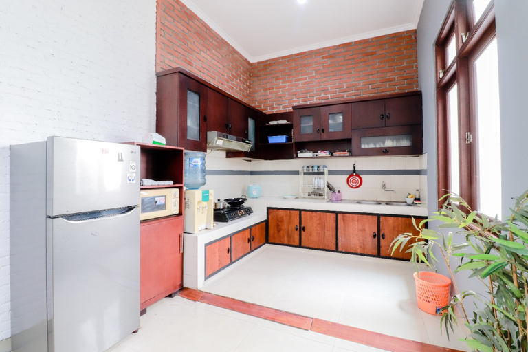 Dining Room 2, Espana Homestay by WHouse, Sleman