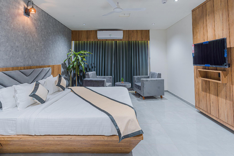 Bedroom 2, Hotel The Grand Heaven, Gandhinagar