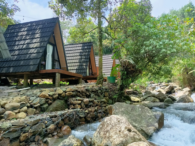 Exterior & Views 11