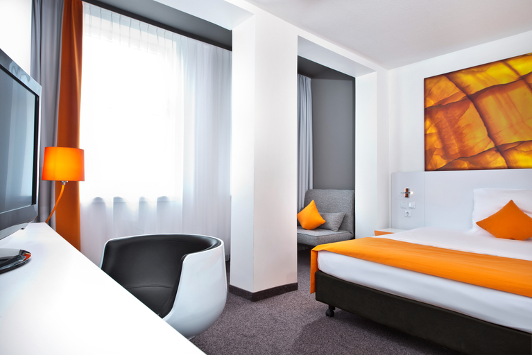 Bedroom 2, Wyndham Garden Düsseldorf City Centre Königsallee, Düsseldorf