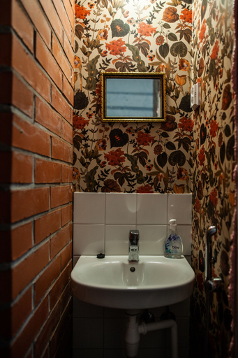 Bathroom 4, Matkustajakoti Ykspihlaja, Central Ostrobothnia