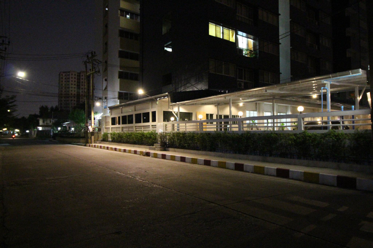 Lee Place Phatthanakan Condo, Prawet