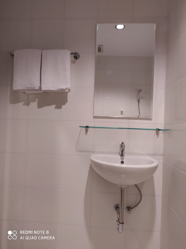 Bathroom 15