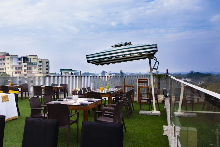 Food & Drinks 5, The Moziac , Gwalior