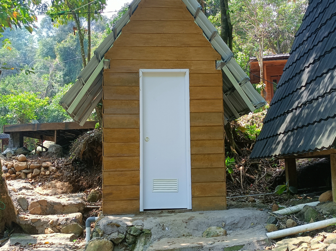 Exterior & Views 3