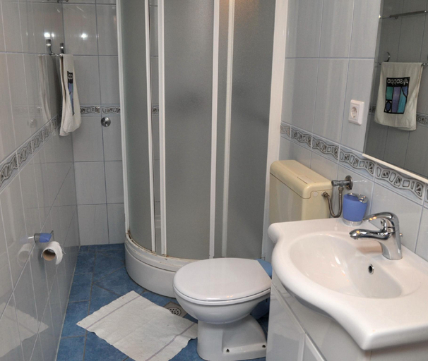 Bathroom, Apartments Valerija, Supetar