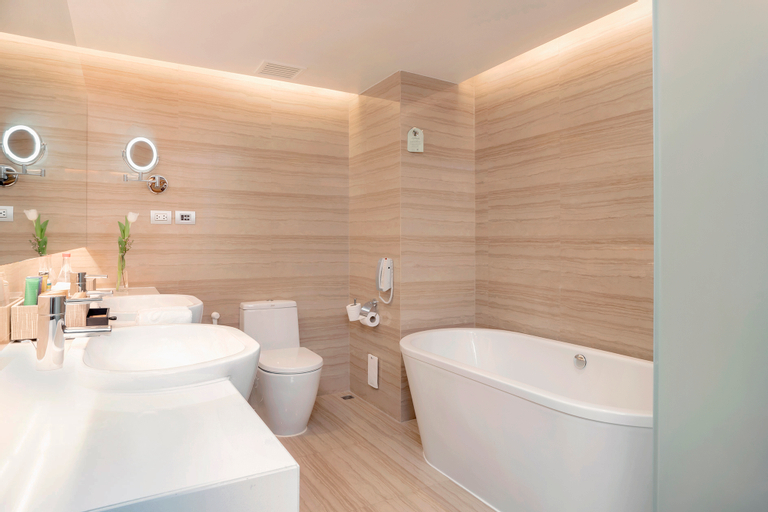 Bathroom 10