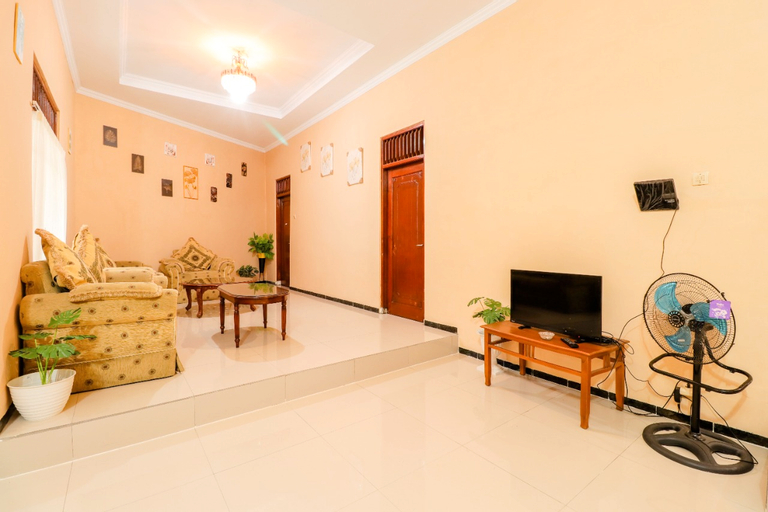 Bedroom 5, Kembang Pool Homestay by WHouse, Yogyakarta