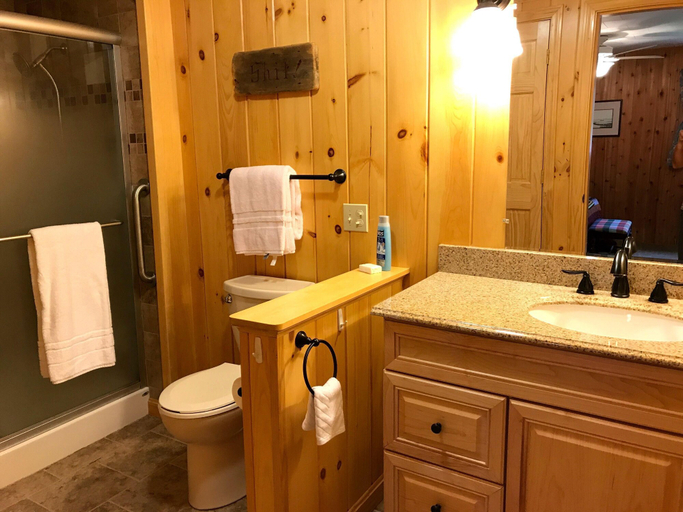 Bathroom 4, Picturesque Island Cottage by Pack and Relax, Washington