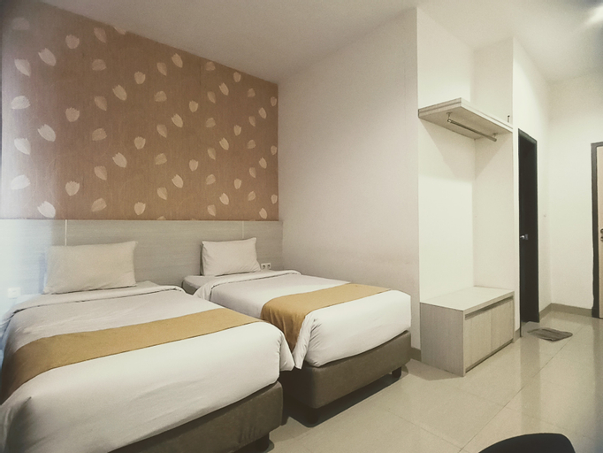 Bedroom 12