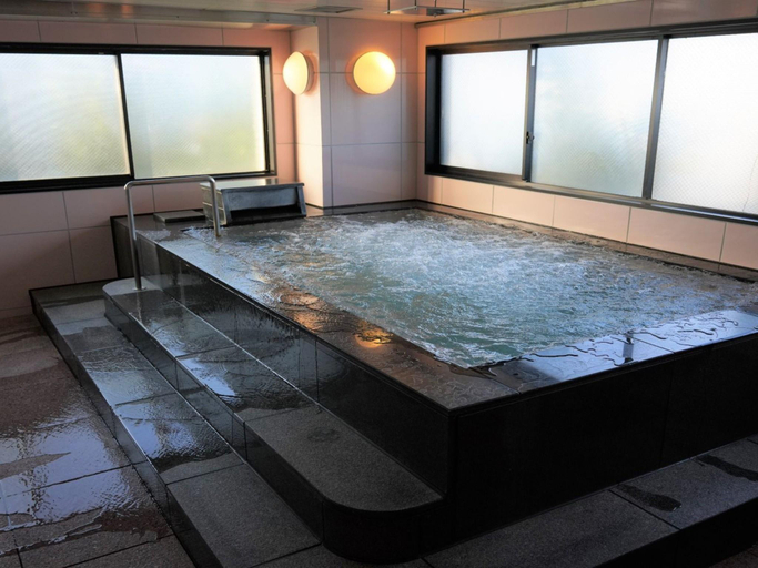Bathroom 4, Hotel Suncrest, Konan
