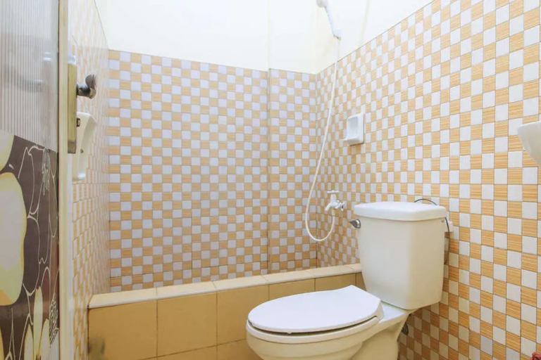 Bathroom, Golden Success Hotel I by RedDoorz, Paniqui