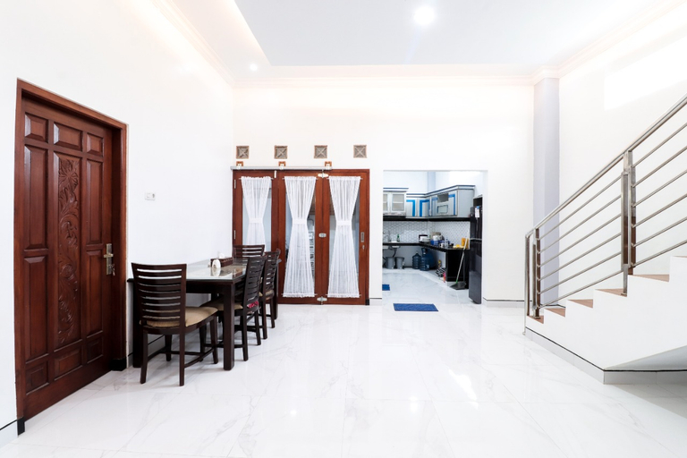 Dining Room 3, Homestay 5 Kamar Dekat UAD by WHouse, Yogyakarta