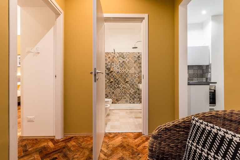 Others 4, Tram apartment for 4 guests, Trieste