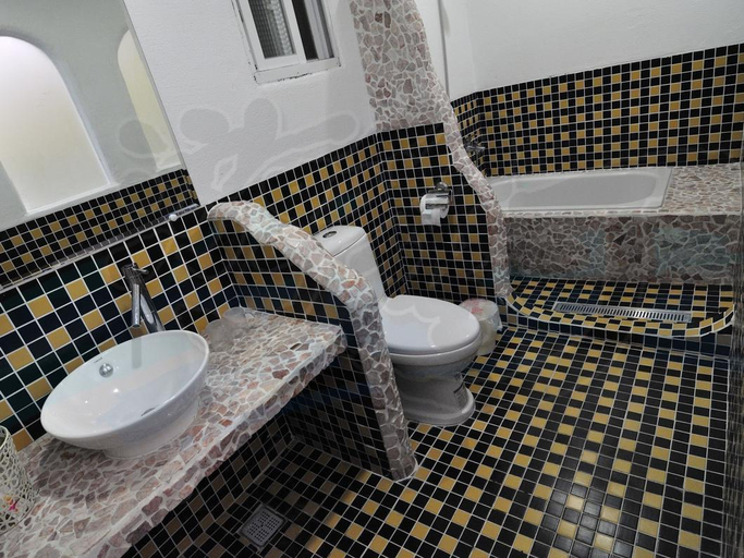Bathroom 3, Galilee, Pingtung