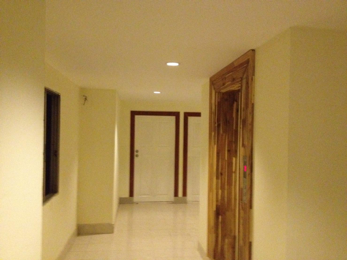 Public Area 2, Lee Place Phatthanakan Condo, Prawet