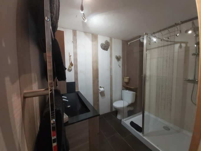 Bathroom 5, Le Patio de Luchon, Haute-Garonne