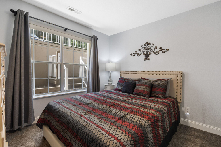 Bedroom 5, Waterfront Branson Escape, Taney