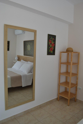 Others 3, Apartment in Olive Grove, South Aegean