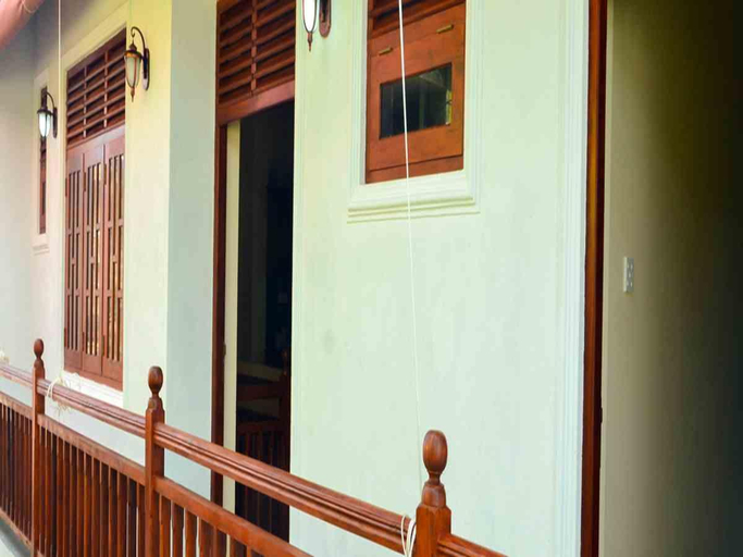 Others 3, Fort Thari Inn, Galle Four Gravets