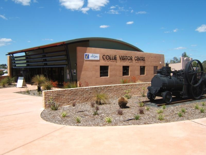 Collie Motel , Collie