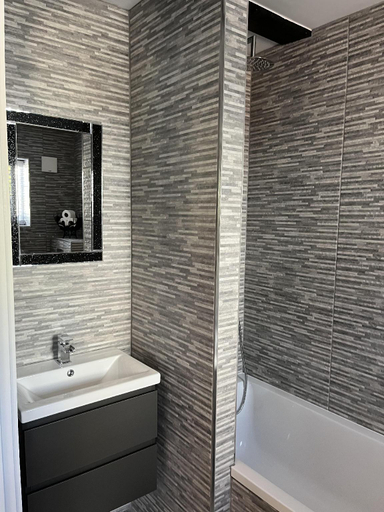 Bathroom 3, The Lydden Bell, Kent