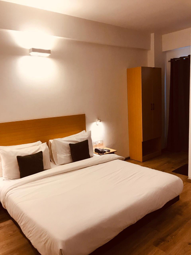 Others 5, Yu turn Townhouse, Gautam Buddha Nagar