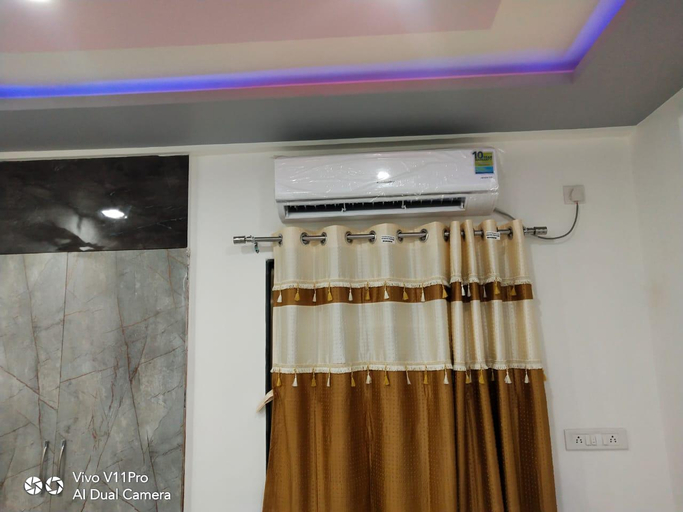 Bedroom 2, Shri Balaji Hotel And Lodging , Baramati , Pune