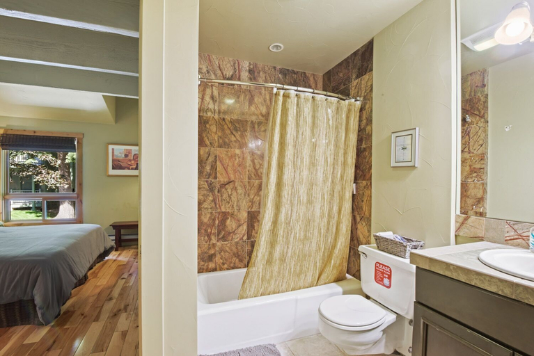 Bathroom 4, Beachfront Ski Cabin, Washoe