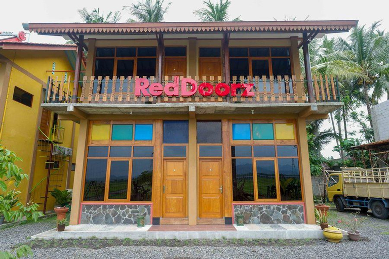 Exterior & Views 1, RedDoorz near Yogyakarta International Airport, Kulon Progo