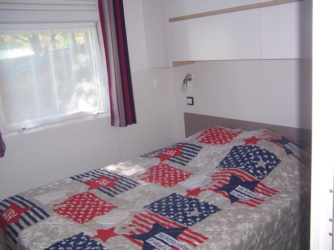 Bedroom, Camping les Terrasses de Rivarennes, Indre-et-Loire