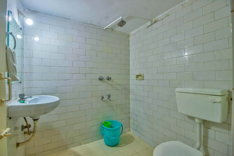 Bathroom 2, Jack's Calangute place, North Goa