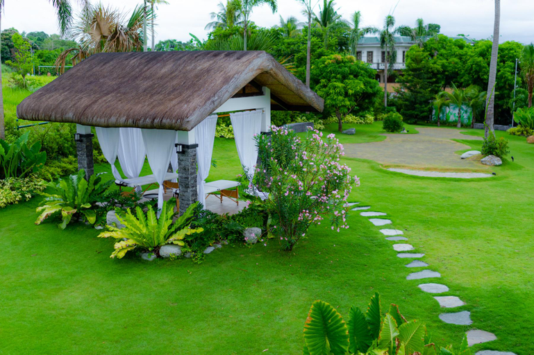 Others 5, Villa Escarceo, Puerto Galera