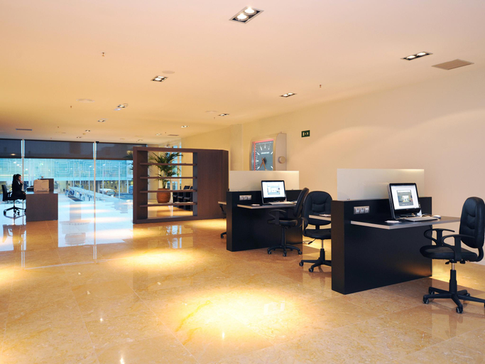 Public Area 3, Air Rooms Barcelona Airport by Premium Traveller, Barcelona
