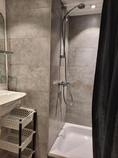 Bathroom 2, Les 12 bois du cerf, Luxembourg