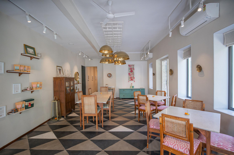 Food & Drinks 5, Amrit Bhawan, Hardwar