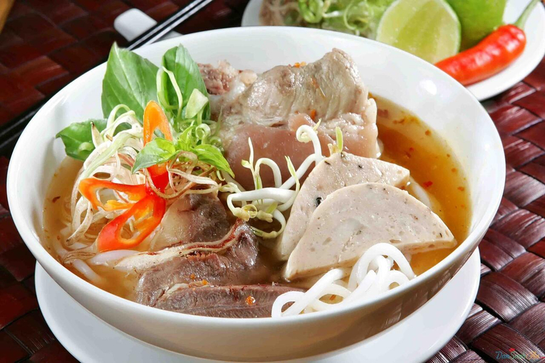 Food & Drinks, HG Hostel and Motorbikes, Vị Xuyên