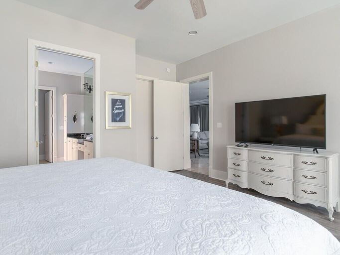 Bedroom 2, Escapades South Top, Baldwin