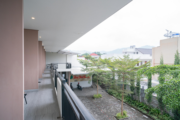 Others 5, Urbanview Hotel Bubusini Batu by RedDoorz, Malang