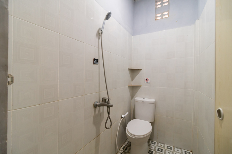 Bedroom 4, RedDoorz Plus near Ramayana Pematangsiantar, Pematangsiantar