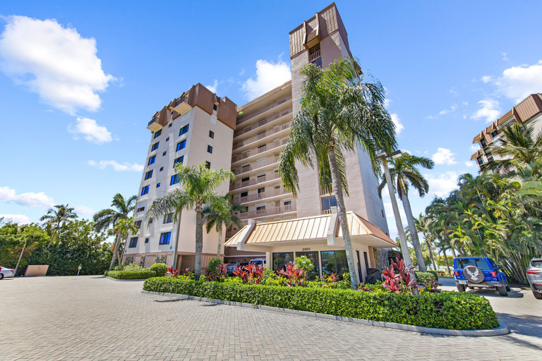 Exterior & Views 2, Caper Beach Club Condominum, Lee